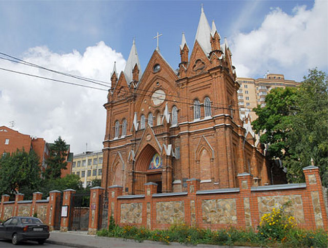 Католический храм Успения Богородицы Курск