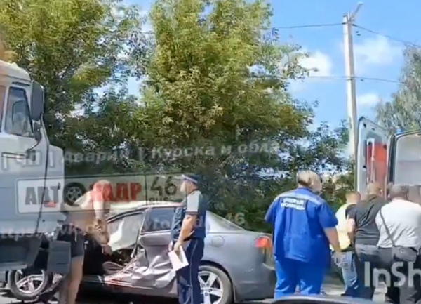 Легковой автомобиль получил серьезные повреждения, его водитель умер в больнице Легковой автомобиль получил серьезные повреждения, его водитель умер в больнице