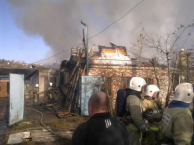 Сообщение о пожаре на улице Малиновой поступило в полдень Сообщение о пожаре на улице Малиновой поступило в полдень