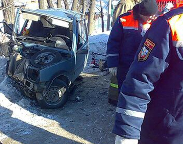 Водитель "Оки" погиб на месте Водитель "Оки" погиб на месте