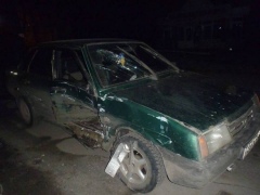По предварительным данным, водитель автомобиля ВАЗ-21099 не предоставил преимущество в движении микроавтобусу По предварительным данным, водитель автомобиля ВАЗ-21099 не предоставил преимущество в движении микроавтобусу