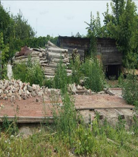 Банку с жидким металлом курянка нашла в заброшенном доме Банку с жидким металлом курянка нашла в заброшенном доме
