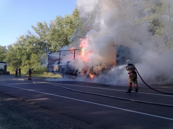 Пожар на трассе произошел в Обоянском районе Пожар на трассе произошел в Обоянском районе