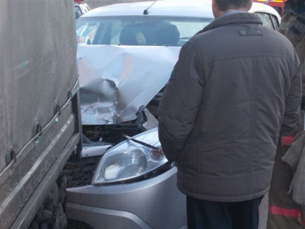 В Курском районе столкнулись «Renault» и «ЗиЛ» В Курском районе столкнулись «Renault» и «ЗиЛ»