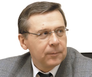 У Вячеслава Гвоздева, занимавшего эту должность с марта 1996 года, завершился срок полномочий