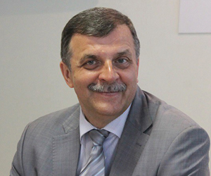 С октября 2011 года Александр Худин возглавлял областной комитет образования и науки