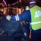 Гражданин Украины, ударивший кулаком в лицо курского полицейского, попал под статью