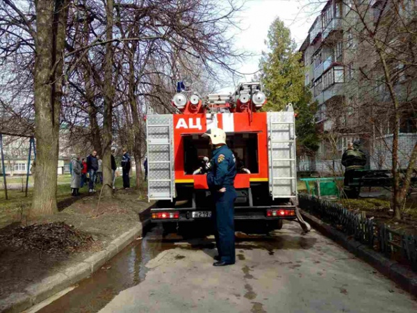 В 10.09 пришло сообщение о загорании в квартире жилого дома на улице Ленина в Железногорске В 10.09 пришло сообщение о загорании в квартире жилого дома на улице Ленина в Железногорске