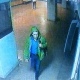 В Курске ищут мужчину, укравшего пальто из раздевалки больницы (ФОТО)