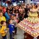 Курск. Большой праздник в «МегаГРИННе»: сотни подарков для любимых посетителей (видео)