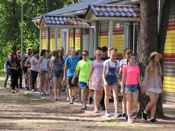 Губернаторский лагерь. Монолит Курск лагерь. Лагерь Гагарина Курск. Детский оздоровительный лагерь имени Гагарина Курск.