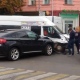 В центре Курска столкнулись джип и маршрутка