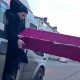Жители Курска занесли гроб в марштутку ради ролика в TikTok