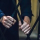 Житель Курской области арестован на 10 суток за кражу бутылки виски