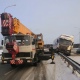 В Курской области спасатели сняли залетевший на барьерное ограждение грузовик