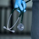 В Курской области врач, работавший в пандемию на нескольких ставках, обвинил больницу в невыплате денег