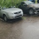 В Курской области рухнувшее дерево придавило две машины