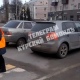 В Курске припаркованные на проезжей части машины заблокировали движение троллейбусов