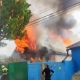 В Курске горит дом на улице 1-я Пушкарная