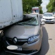 В Курской области легковушка залетела под грузовик
