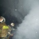 В Курской области спасатели вынесли из горящего дома женщину