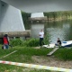 В Курске предприимчивые граждане наладили платную лодочную переправу через Тускарь