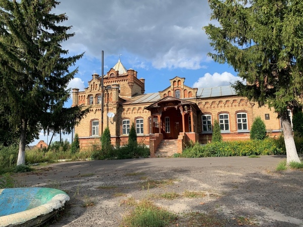 «Дворец для любимой» в селе Сафоновка Кореневского района