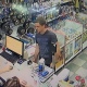 Полиция Курска ищет расплатившегося чужой картой мужчину