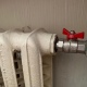 В Курске из-за порыва теплосети отключили отопление в двух домах