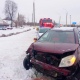 В Курской области автомобиль врезался в опору ЛЭП