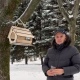 Мэр Курска Игорь Куцак принял эстафету и покормил птиц