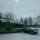 В Курске троллейбус столкнулся с легковушкой