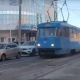 В Курске автомобиль заблокировал движение трамваев