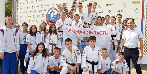 На фото областного минспорта Никита Молоков вместе со сборной Курской области по айкидо На фото областного минспорта Никита Молоков вместе со сборной Курской области по айкидо