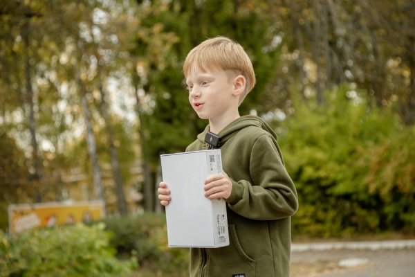8-летний Владик Колот планирует использовать планшет для дистанционных занятий сольфеджио, которые был вынужден бросить из-за переезда: «Теперь я просто включаю планшет, и урок начинается» 8-летний Владик Колот планирует использовать планшет для дистанционных занятий сольфеджио, которые был вынужден бросить из-за переезда: «Теперь я просто включаю планшет, и урок начинается»