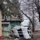 В Щиграх машина влетела в дом