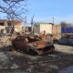 Разбитые дома, сгоревшие машины. Минобороны РФ показывает первые кадры из освобожденной Суджи
