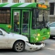 В центре Курска попал в аварию автобус