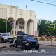В центре Курска столкнулись внедорожник и автобус