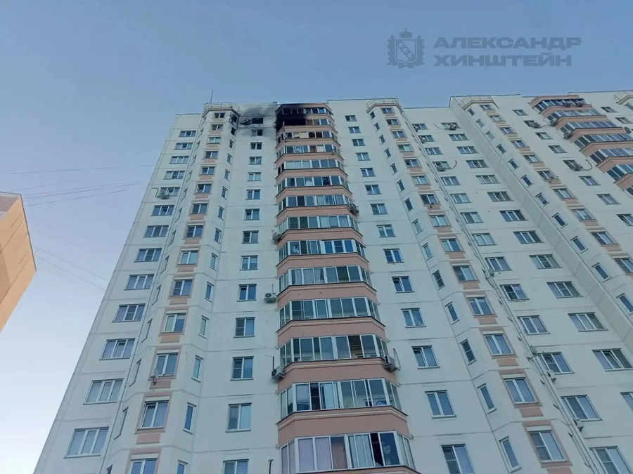 Массированная атака БПЛА на Курск: повреждены четыре многоэтажки, есть пострадавшая Массированная атака БПЛА на Курск: повреждены четыре многоэтажки, есть пострадавшая