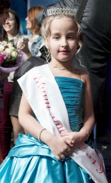 «Мини-мисс ЮЗГУ-2014» стала 6-летняя Лиза Якунина