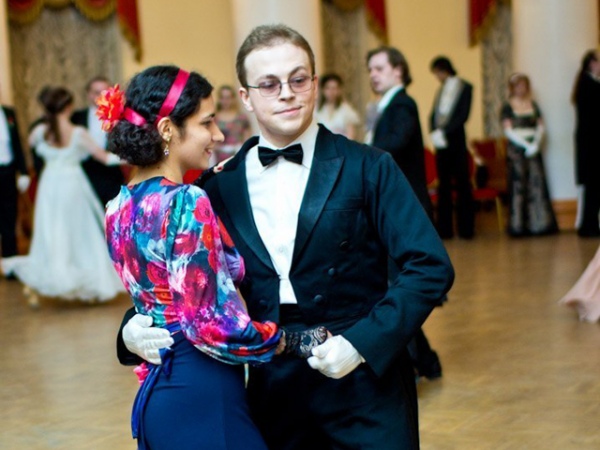 Андрей Хишов поступил в МГУ и встретил свою любовь на балу
