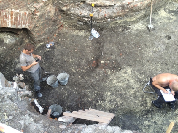 Археологи нашли остатки жилой постройки с печью, которая относится ко 2-й половине Х века