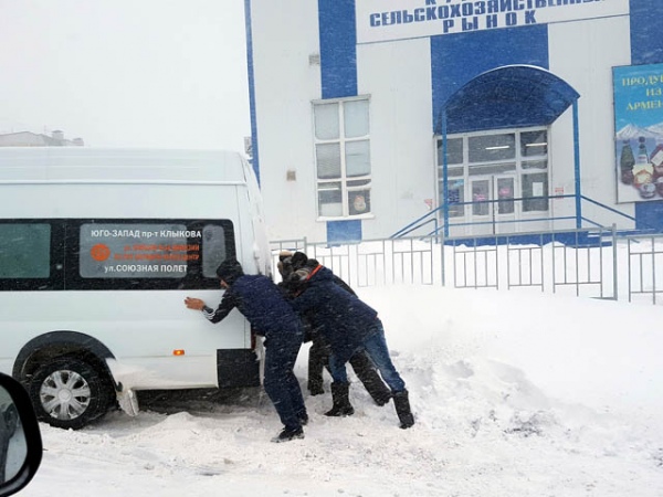 7 января после метели Курск утонул в снегу 7 января после метели Курск утонул в снегу
