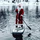Дед Мороз в Курске переплыл Сейм на доске для серфинга