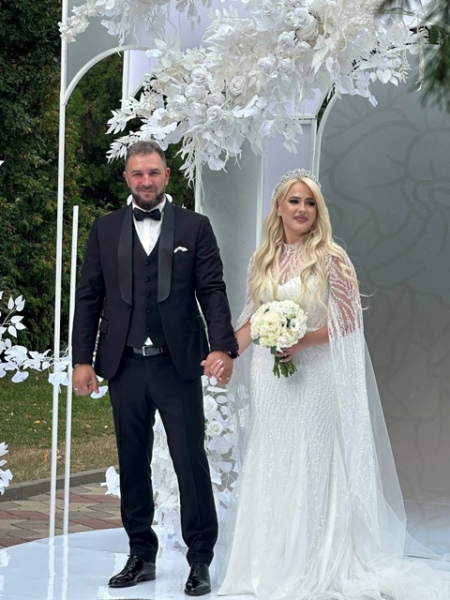 Церемония регистрации брака проходила в Первомайском парке
