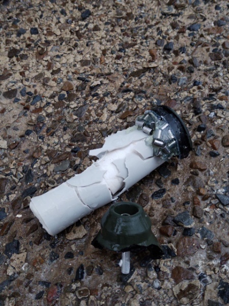 На маслозавод в Судже украинский дрон сбросил кассетные боеприпасы