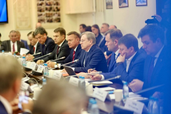 Роман Старовойт назвал приоритетные задачи на посту министра: приведение дорог в нормативное состояние, развитие авиации и морских портов Роман Старовойт назвал приоритетные задачи на посту министра: приведение дорог в нормативное состояние, развитие авиации и морских портов