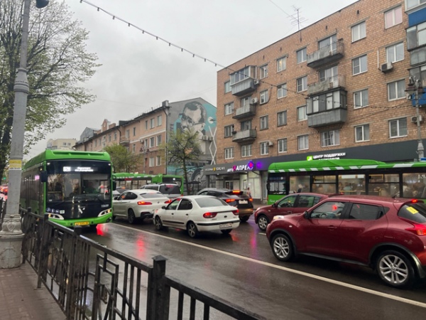 Об идее ввести в Курске выделенные полосы говорили еще в 2022 году Об идее ввести в Курске выделенные полосы говорили еще в 2022 году