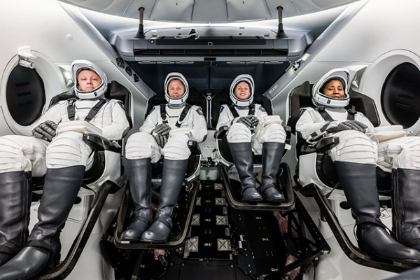 Экипаж провел заключительные тренировки на базе SpaceX Экипаж провел заключительные тренировки на базе SpaceX